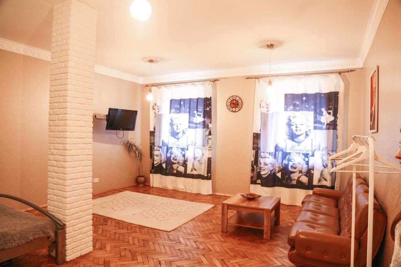 Monro - Heart Of Lviv Apartment Bagian luar foto
